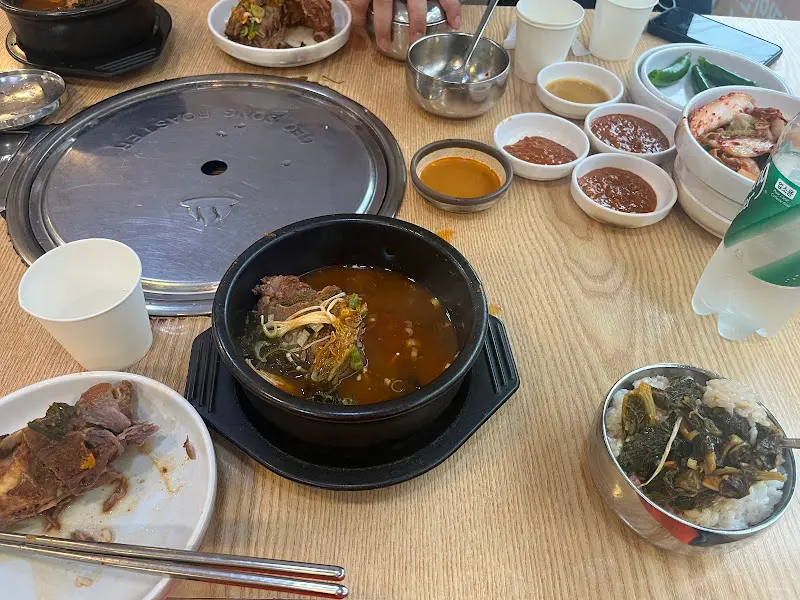 감자탕 푸짐한 한 상 차림