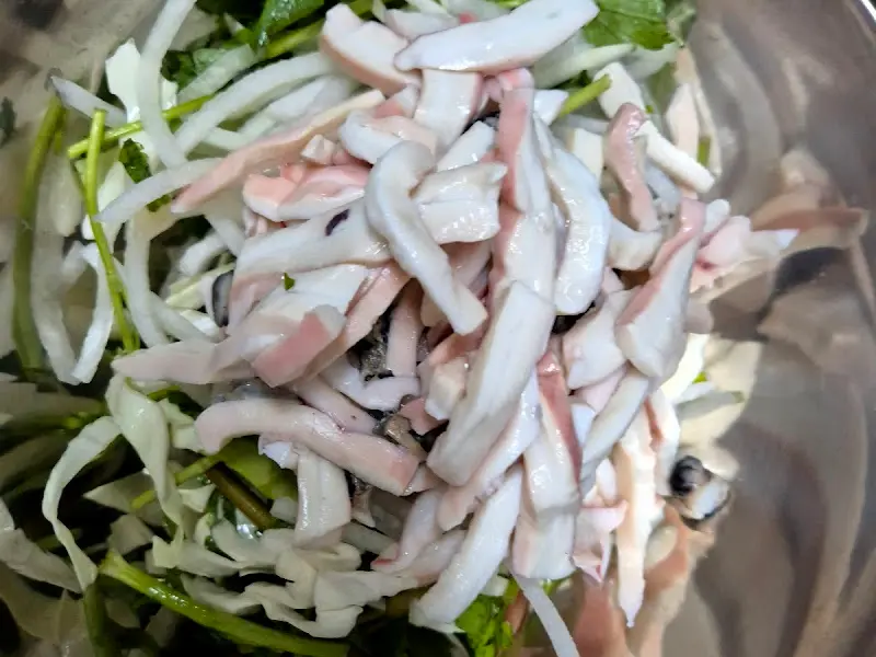 싱싱한 오징어와 채소