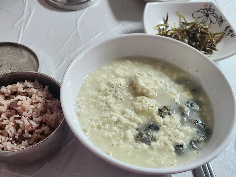 굴순두부 한상차림