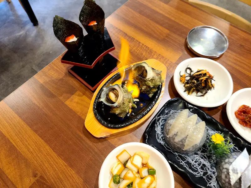 갓 지은 따뜻한 밥