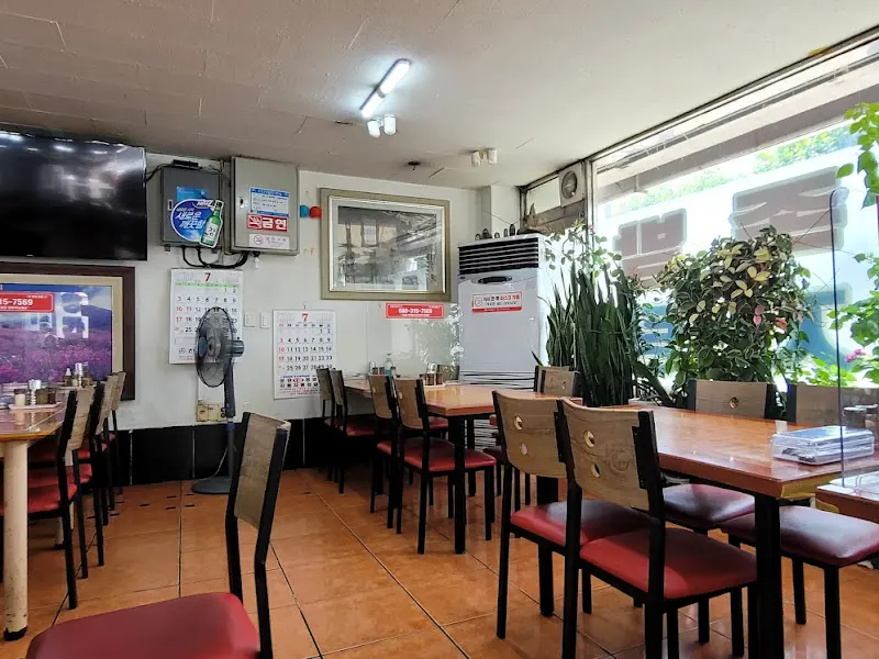 홍천뚝배기 내부