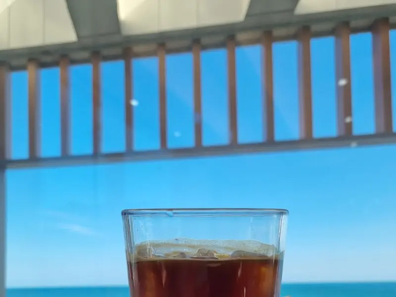 해월당에서 바라본 바다