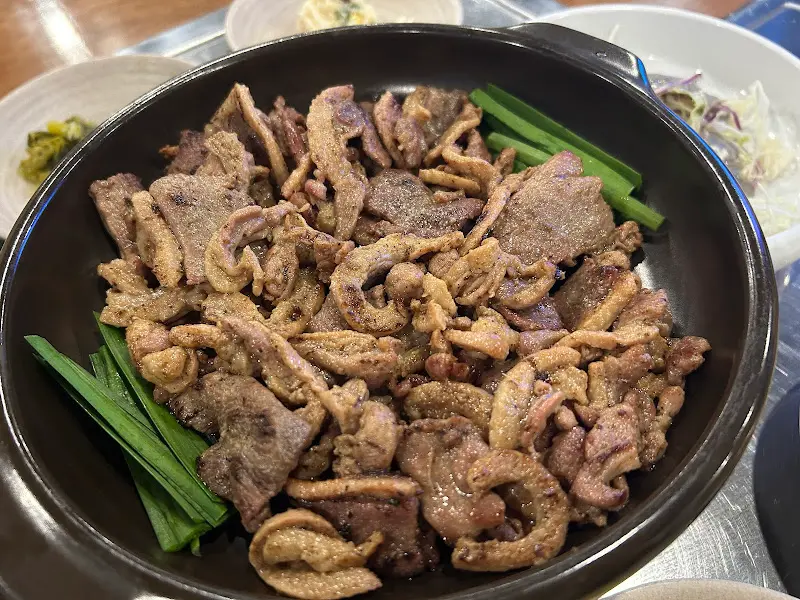 돌판 위에 올려진 오리구이