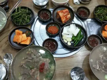 기장 시장 인심 가득한 소향갈비탕, 저렴한 가격에 맛보는 최고의 갈비탕 맛집