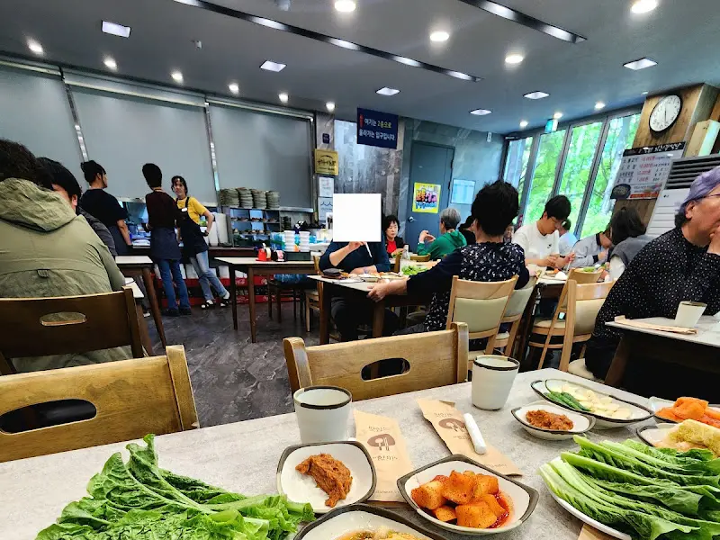 식당 내부 전경