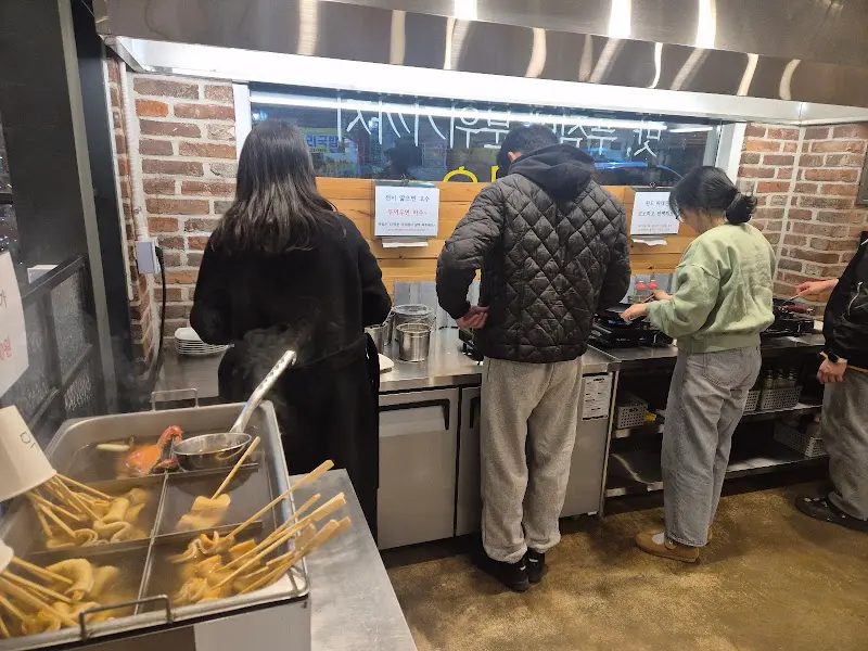 탱고아구찜의 분주한 주방 모습