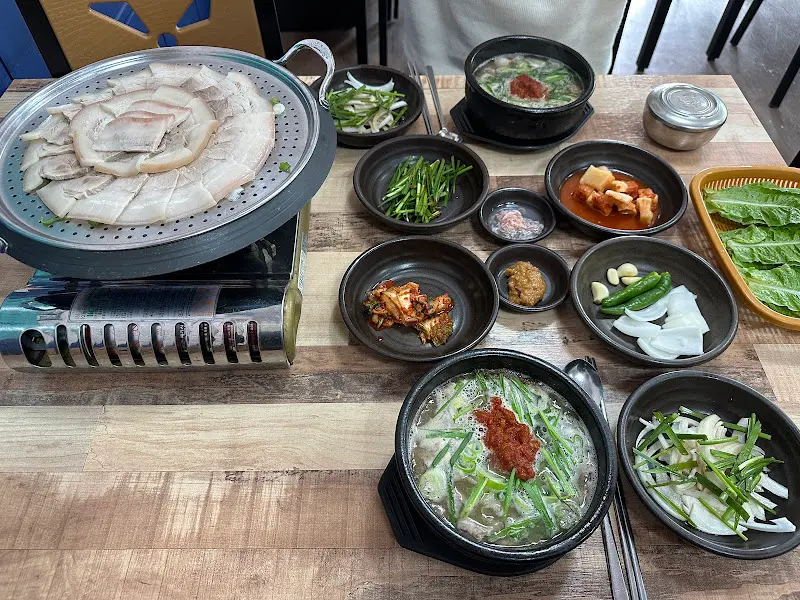 수육과 국밥, 밑반찬 항공샷