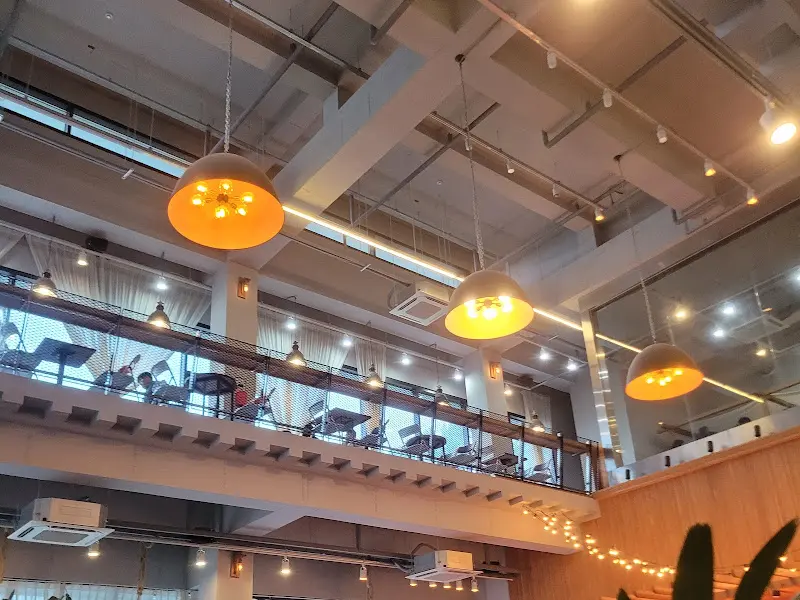 다양한 빵 진열대