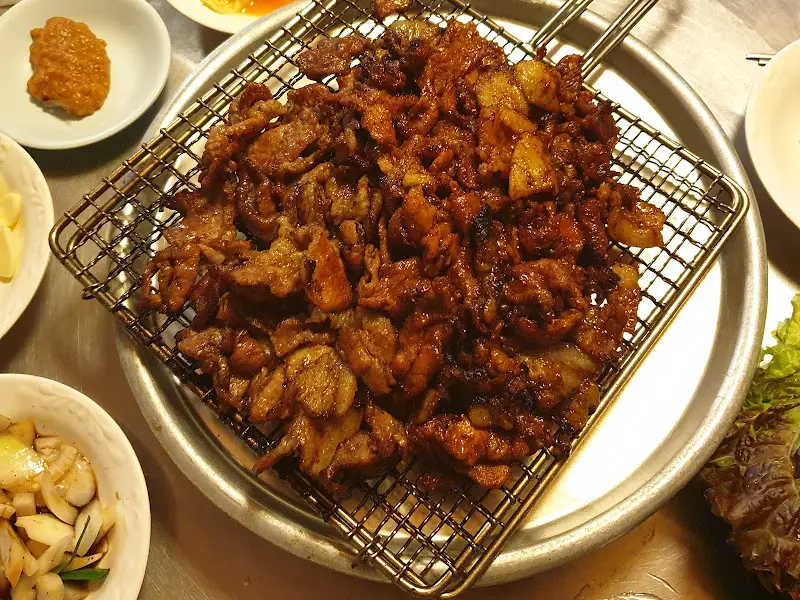 석쇠에 구워져 맛깔스러운 석쇠구이