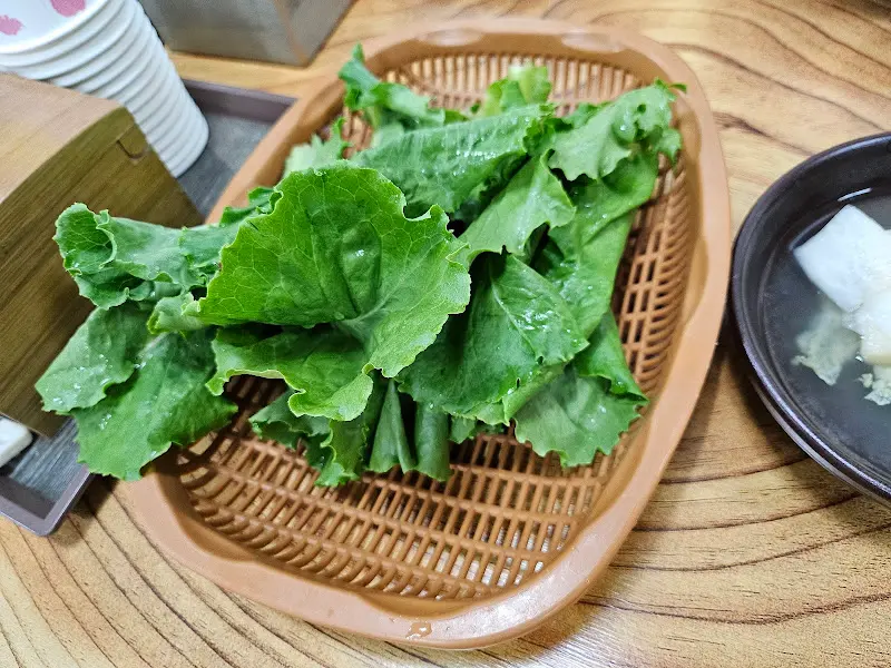 한 상 가득 차려진 산채정식