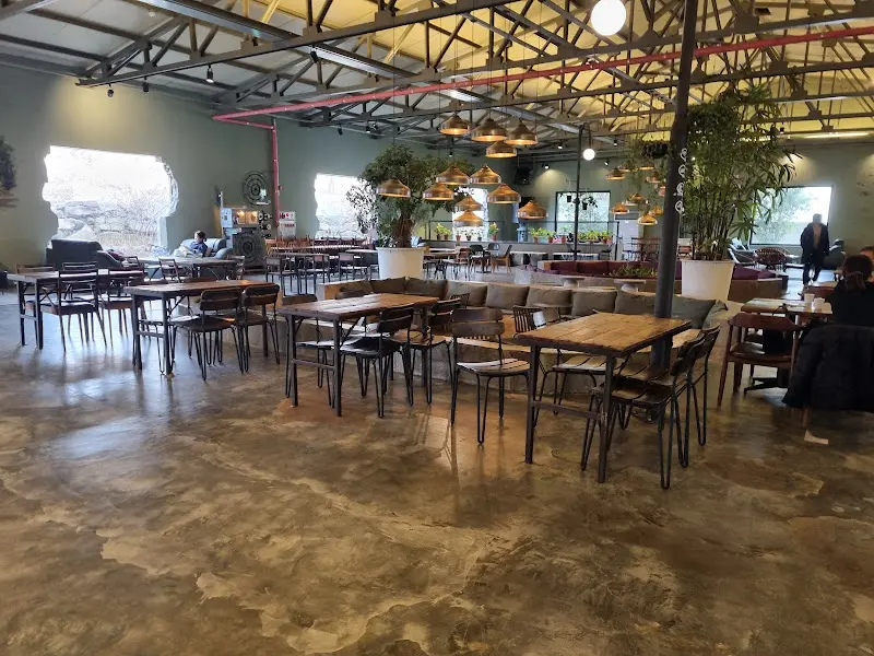 카페 내부 전경