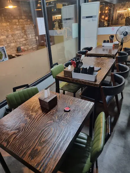 깔끔하게 정돈된 테이블