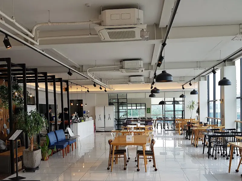 맨인더키친 성암점 내부