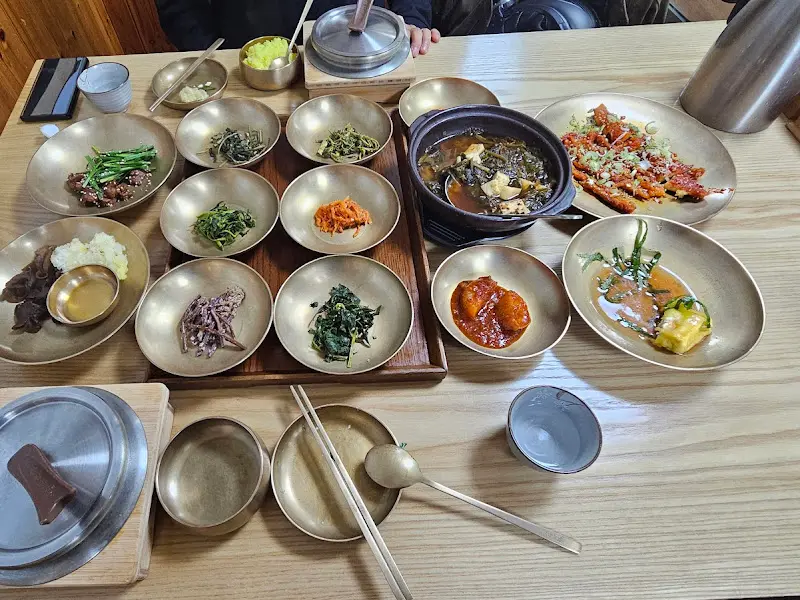 명인식당 산채정식 한상차림