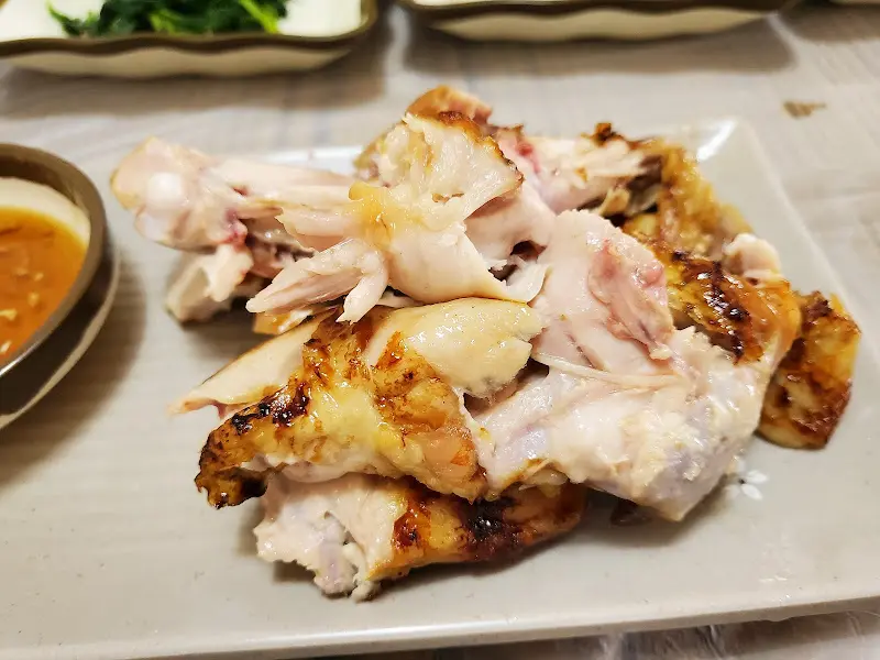 잘 구워진 닭고기의 모습