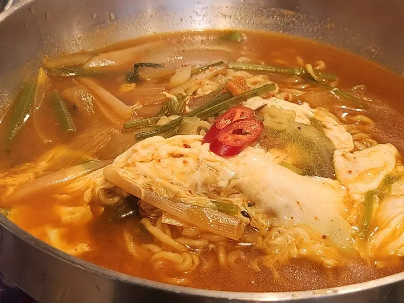 미나리가 듬뿍 들어간 라면