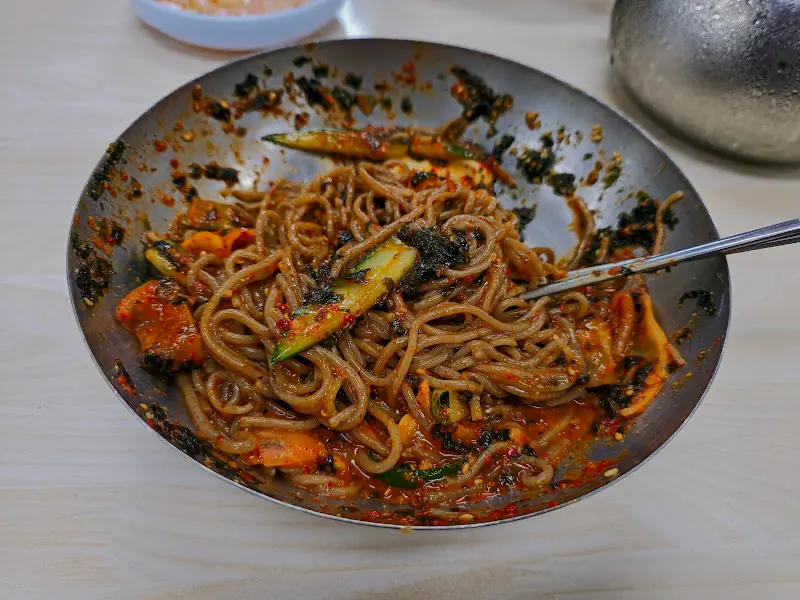 비빔 막국수