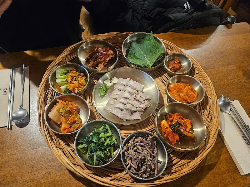 9첩반상 전체샷