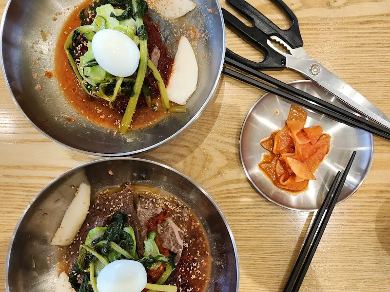 보기만 해도 시원해지는 함흥냉면