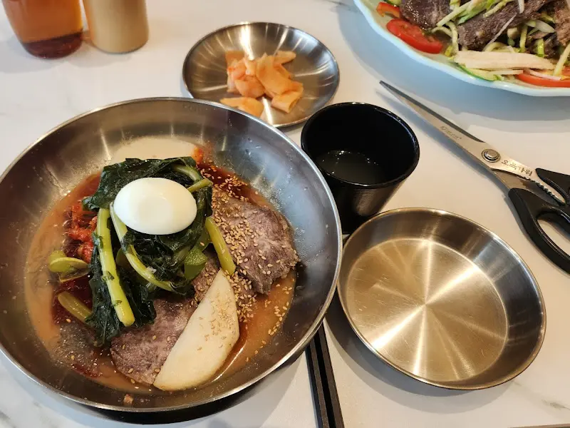함흥냉면과 함께 즐기면 더욱 맛있는 만두