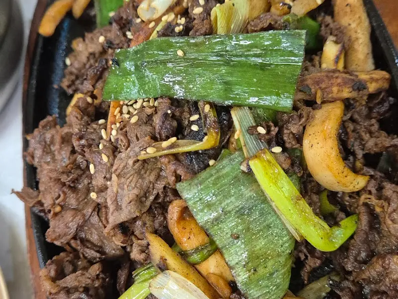 윤기가 자르르 흐르는 불고기