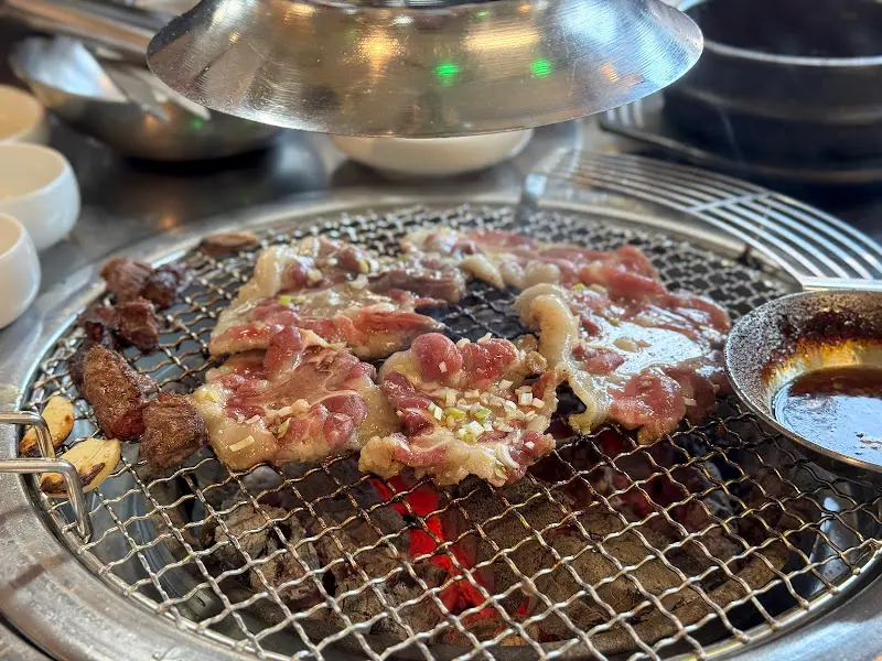 고기 굽는 모습