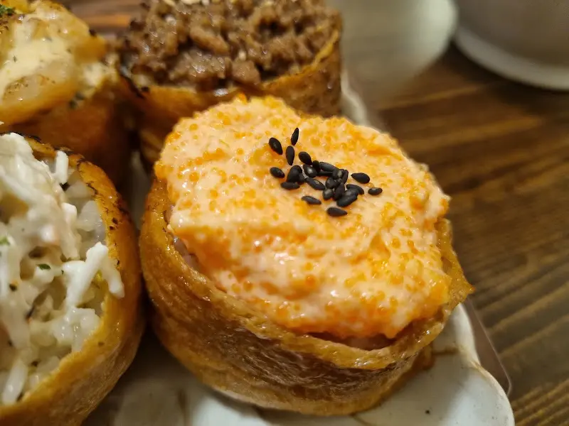 날치알 유부초밥 클로즈업