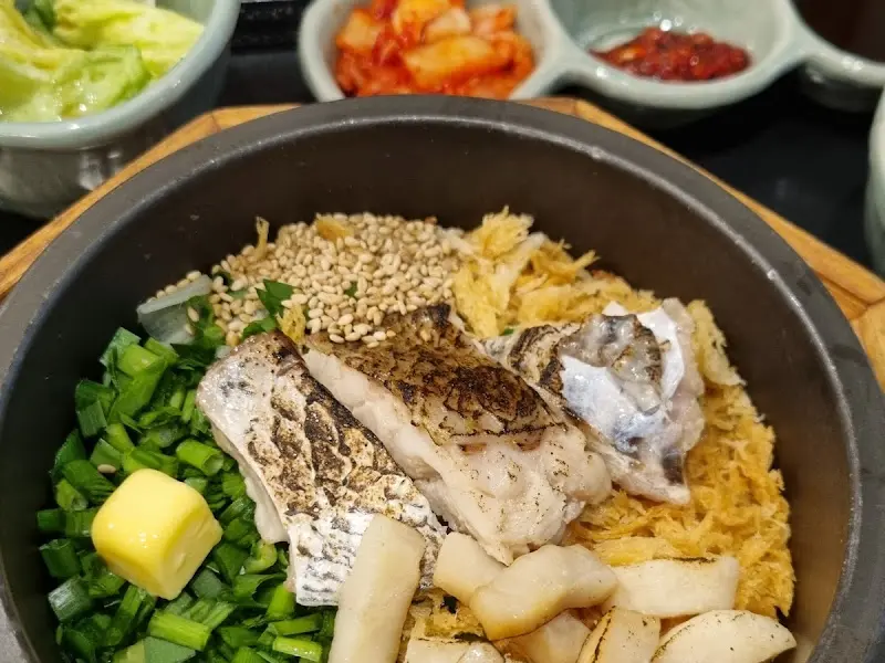 도미관자 솥밥의 아름다운 자태