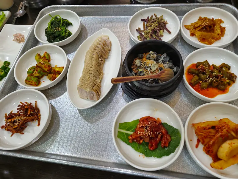 푸짐한 쌈밥 한 상 차림