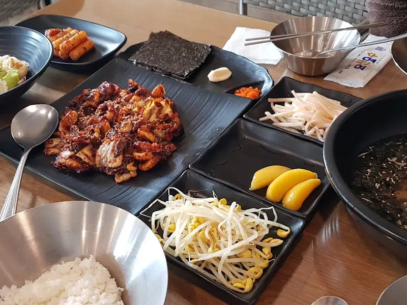 쭈꾸미 정식 한 상 차림