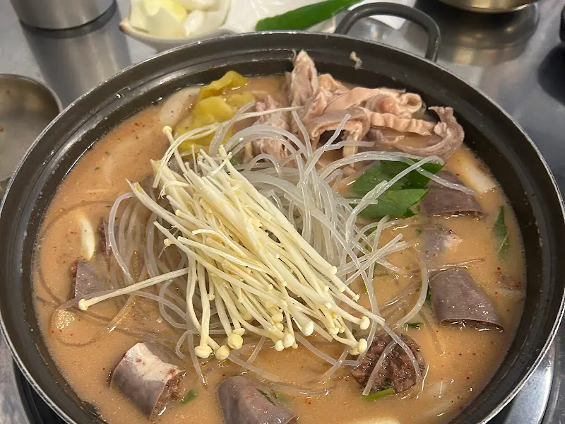 보글보글 끓는 순대전골