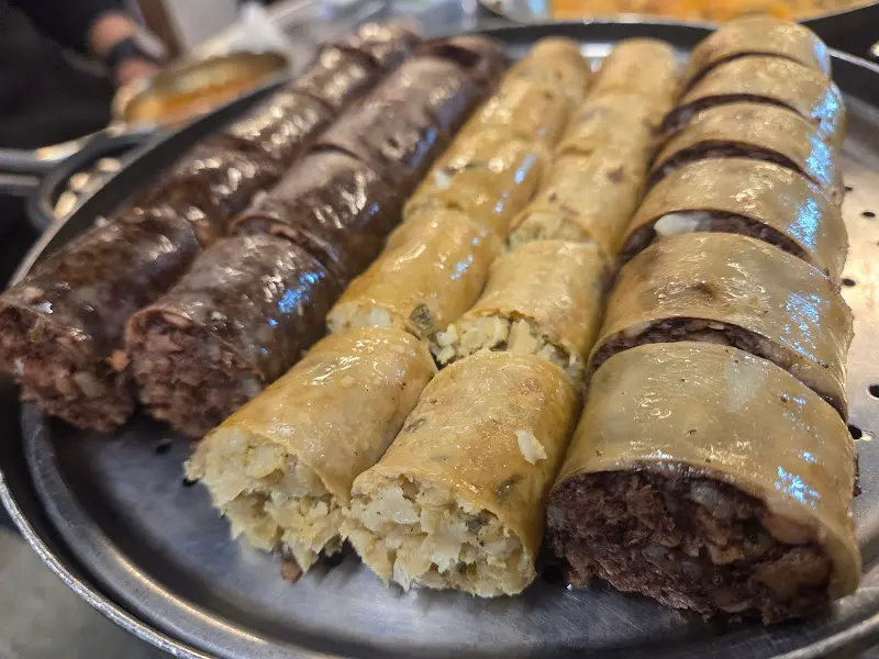 다양한 종류의 순대 모듬