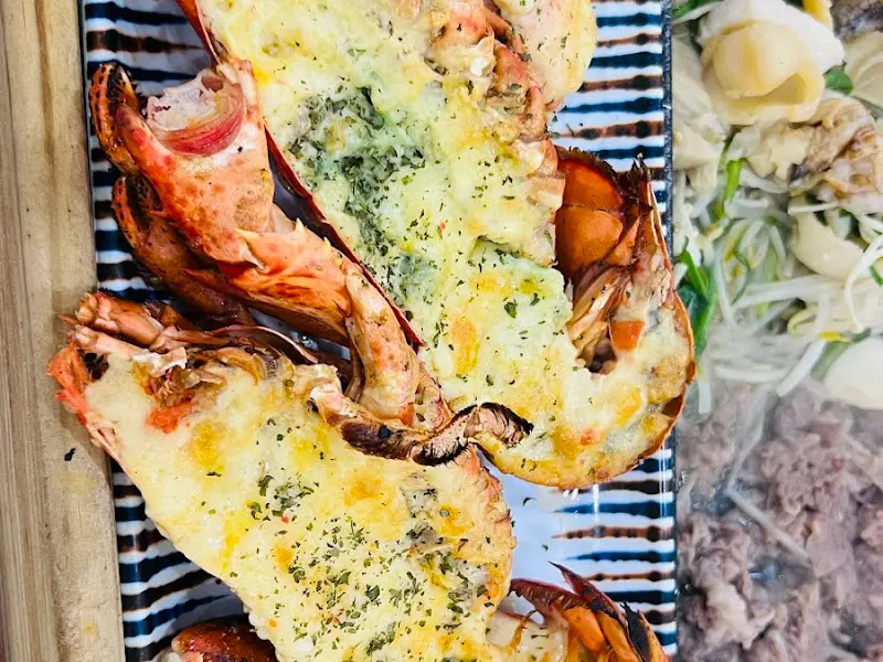 치즈가 듬뿍 올라간 랍스터