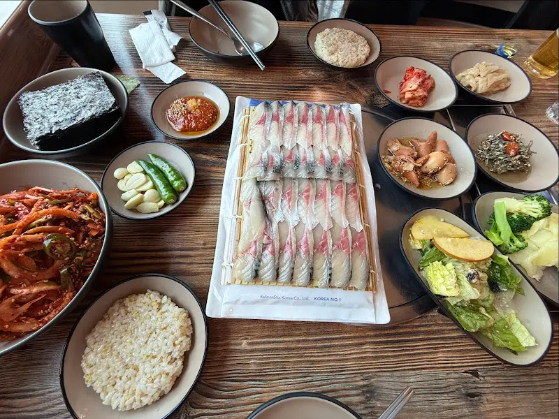 고등어회 한상차림