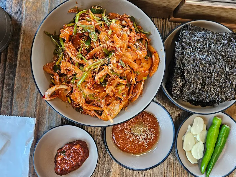 고등어회와 곁들임