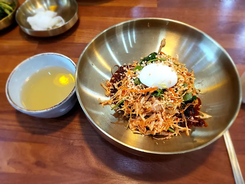 명태회 비빔막국수와 육수