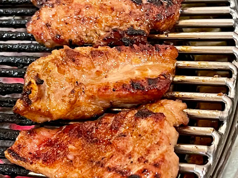 숯불에 구워진 돼지 양념갈비