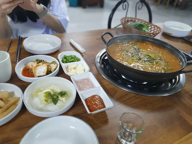 어죽칼국수 한 상 차림