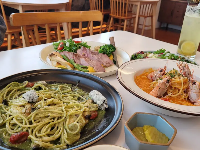 다양한 파스타와 음료 메뉴