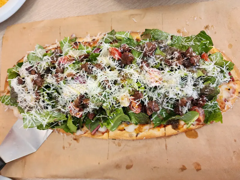 스테이크 샐러드 롱기 피자