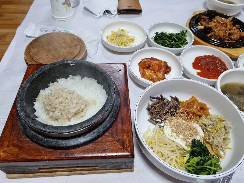 돌솥 보리밥