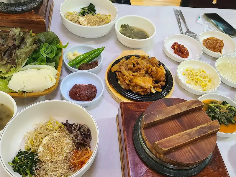 기송정 한상차림