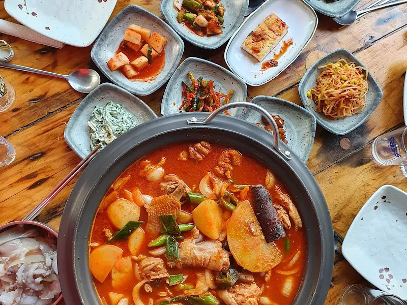 맛깔스러운 오리불고기