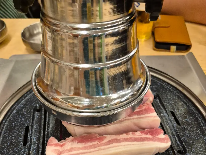 고기 굽는 모습