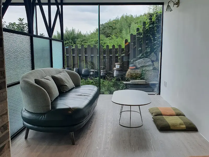 편안한 소파 좌석