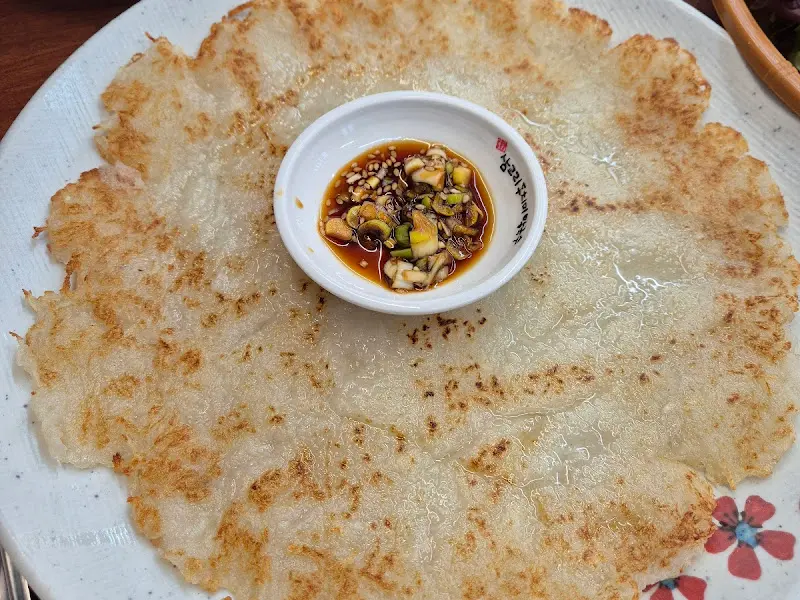 얇고 바삭한 메밀전병