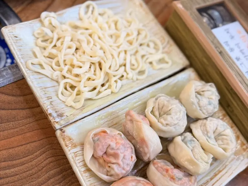 손만두와 칼국수