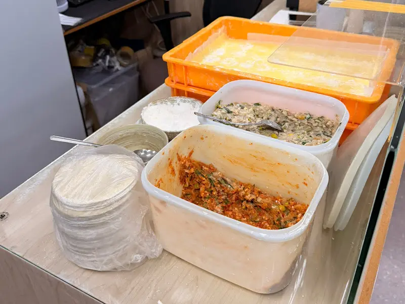 만두 만드는 모습