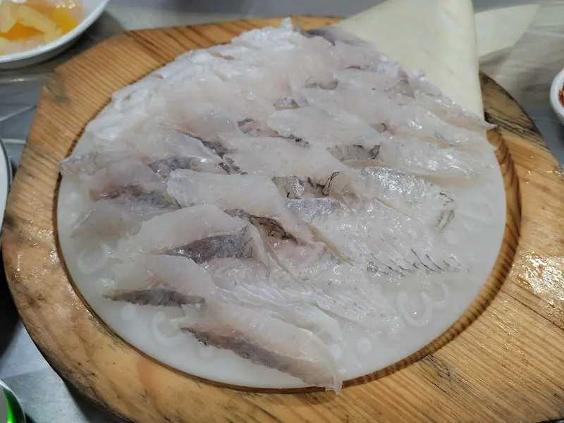 눈꽃처럼 아름다운 우럭회