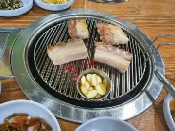 나주에서 혼밥러의 성지! 육즙 가득한 생삼겹살 맛집 정복기